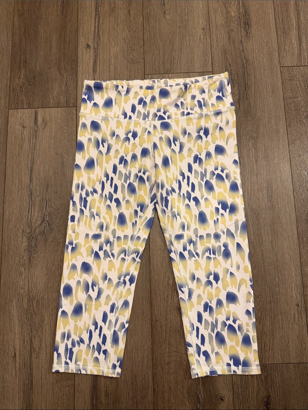 ALO Yoga Kids Blue and Yellow Printed Capri Leggings
